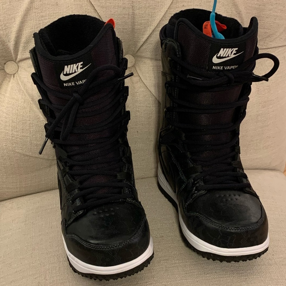 Nike Vapen Snowboarding Boots